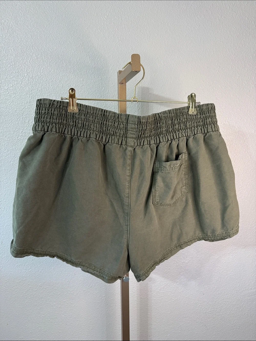 aerie Olive Elastic-Waist casual Shorts- Size XL- pockets